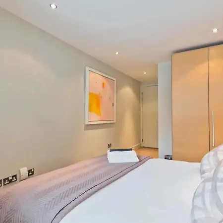 Cosy And Modern In The Heart Of *